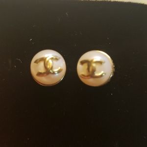 18k Stud pearl earrings